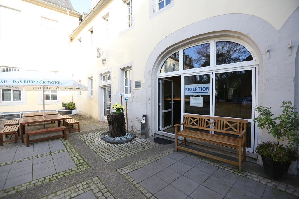 Kolping Hostel Trier Im Warsberger Hof Luaran gambar